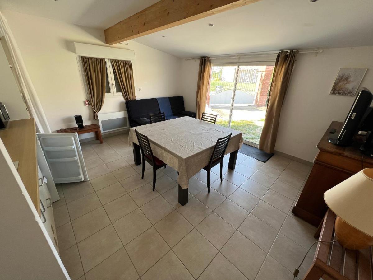 Chambre D'Hote Les Murailles Auterive  Bagian luar foto